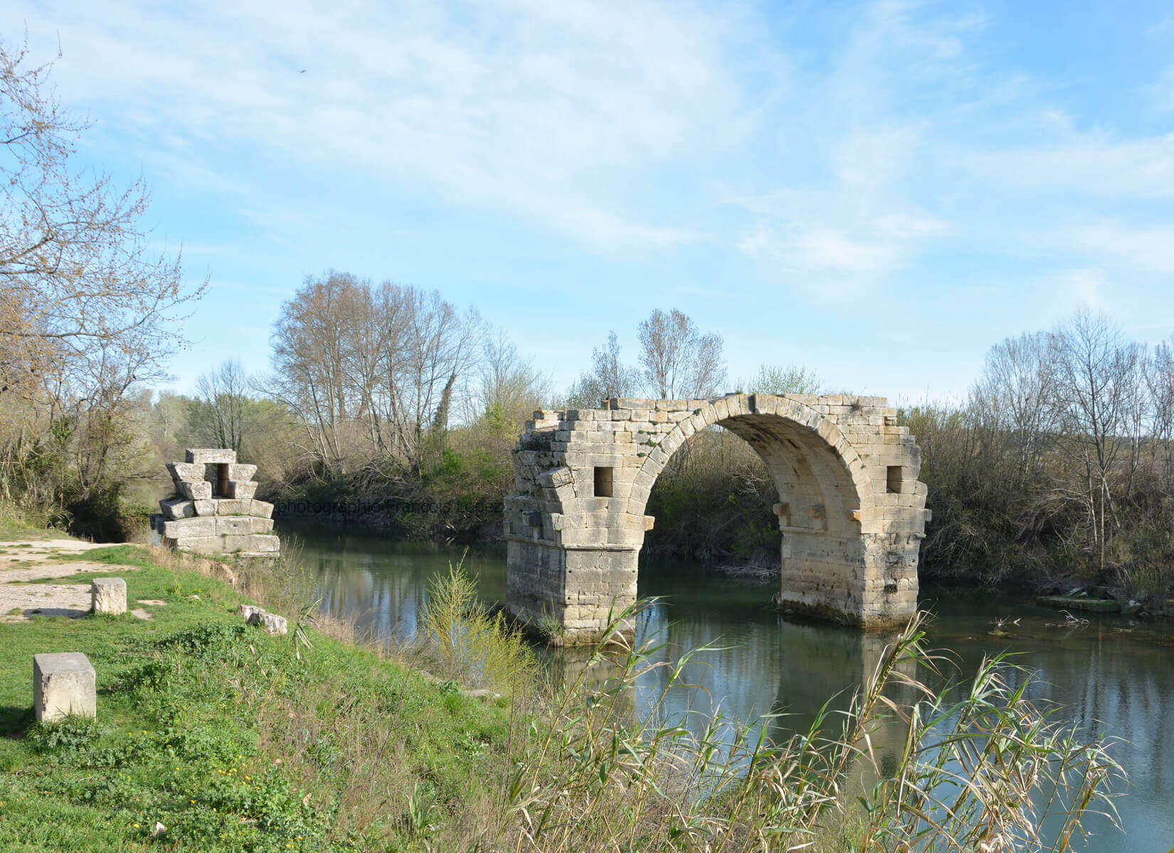 <h4>Pont Ambroix</h4>
